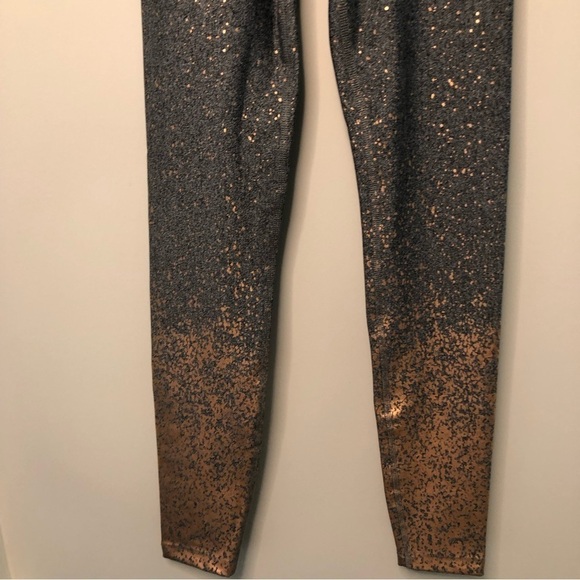 BEYOND YOGA Alloy Ombre Speckled Midi Leggings Size XS - Picture 10 of 15